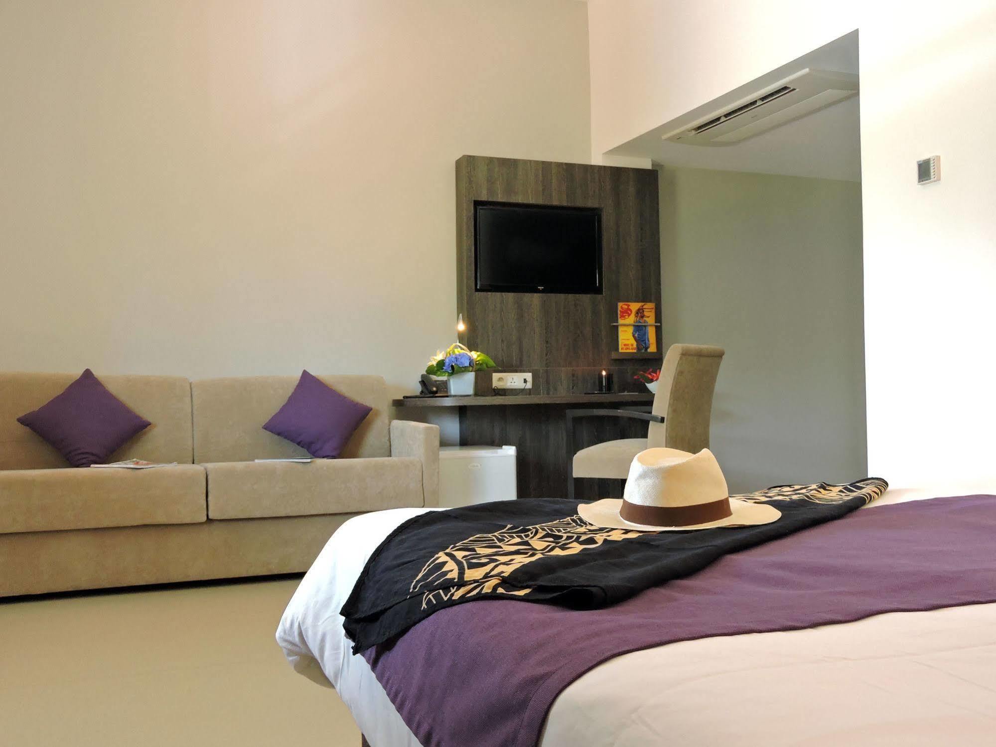 Hotel Beaurivage Нумеа Екстериор снимка